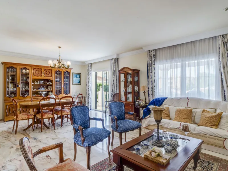 Villa in Central Marbella  fantastic reform project. – Incredible Potential.