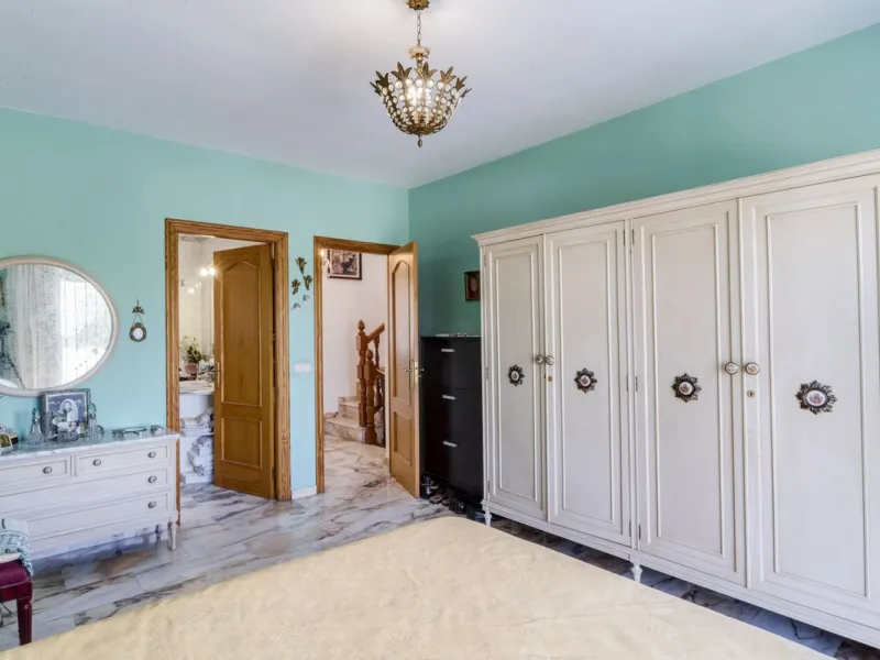 Villa in Central Marbella  fantastic reform project. – Incredible Potential.