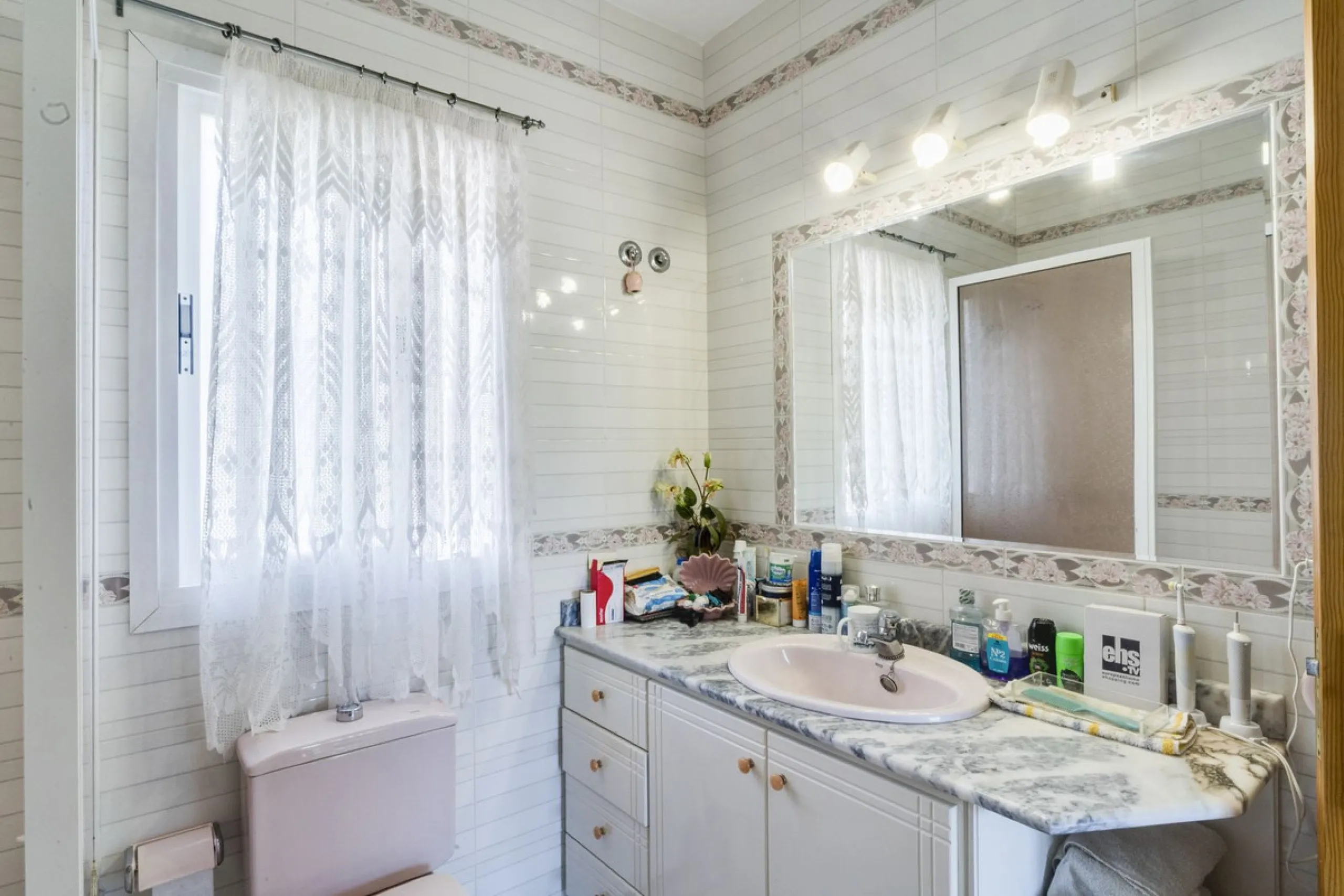 Villa in Central Marbella  fantastic reform project. – Incredible Potential.