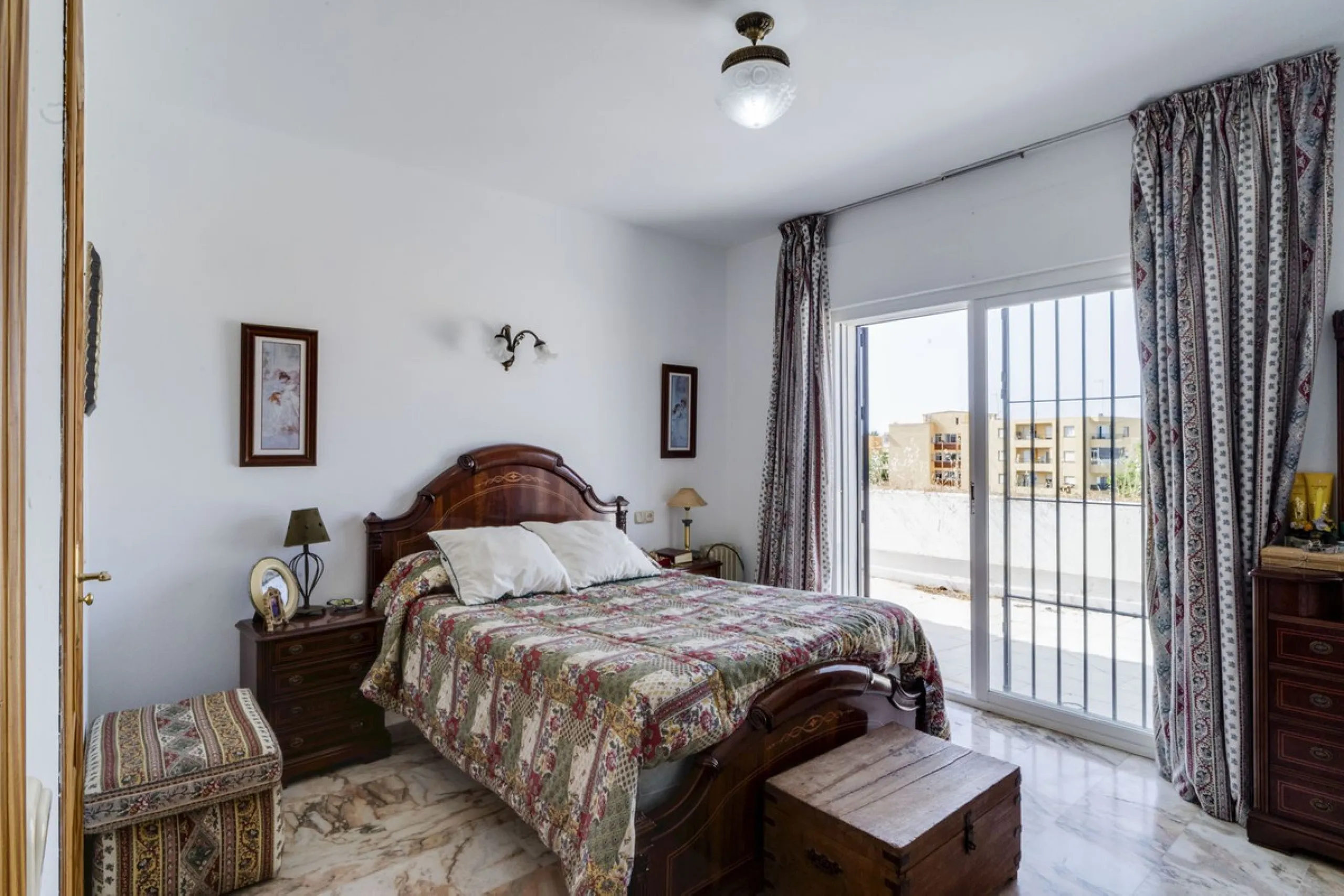 Villa in Central Marbella  fantastic reform project. – Incredible Potential.