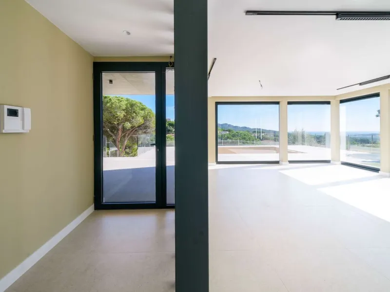 Modern and bright villa with sea views in Els Pinars, Lloret de Mar