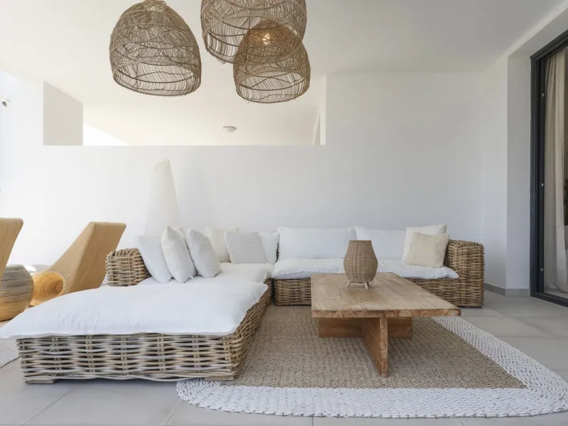 Apartment - Ground Floor Apartment в продаже в El Paraiso, Málaga. В доме 2 спален и 2 ванных комнат. Площадь дома 113 м². Площадь участка 90 м²