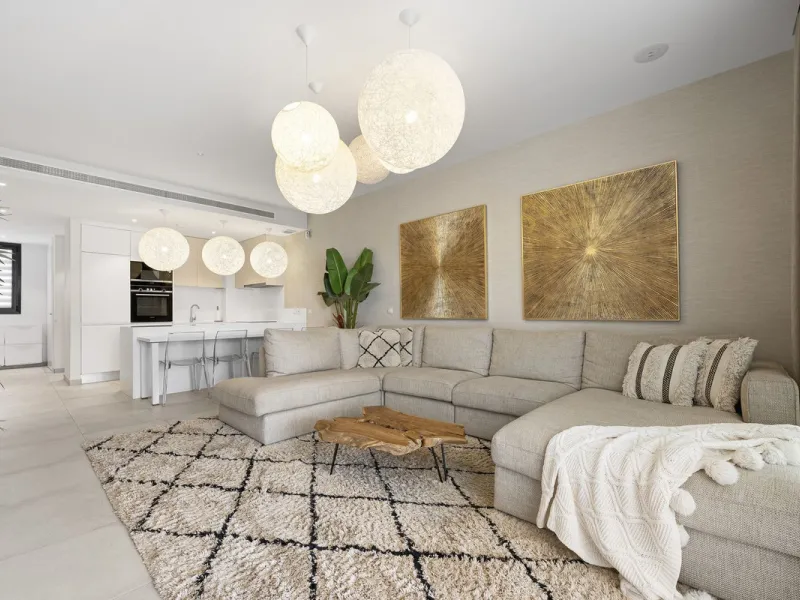 Apartment - Ground Floor Apartment в продаже в El Paraiso, Málaga. В доме 2 спален и 2 ванных комнат. Площадь дома 113 м². Площадь участка 90 м²