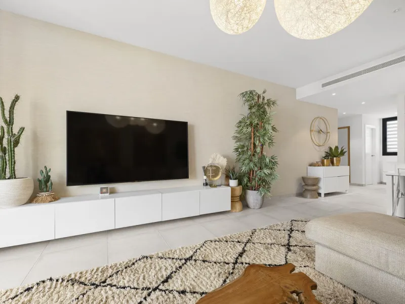 Apartment - Ground Floor Apartment в продаже в El Paraiso, Málaga. В доме 2 спален и 2 ванных комнат. Площадь дома 113 м². Площадь участка 90 м²