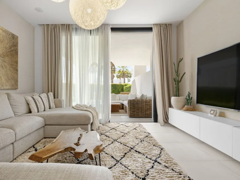 Apartment - Ground Floor Apartment в продаже в El Paraiso, Málaga. В доме 2 спален и 2 ванных комнат. Площадь дома 113 м². Площадь участка 90 м²
