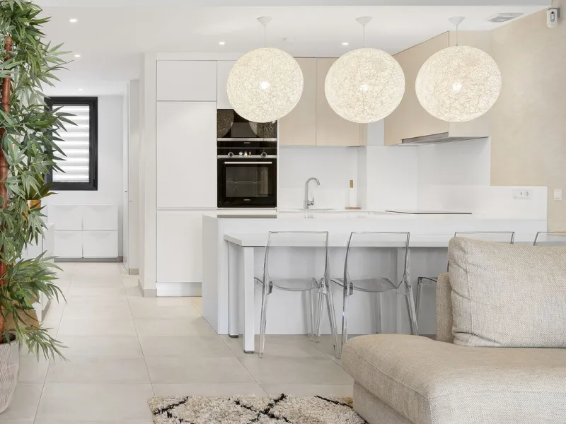 Apartment - Ground Floor Apartment в продаже в El Paraiso, Málaga. В доме 2 спален и 2 ванных комнат. Площадь дома 113 м². Площадь участка 90 м²