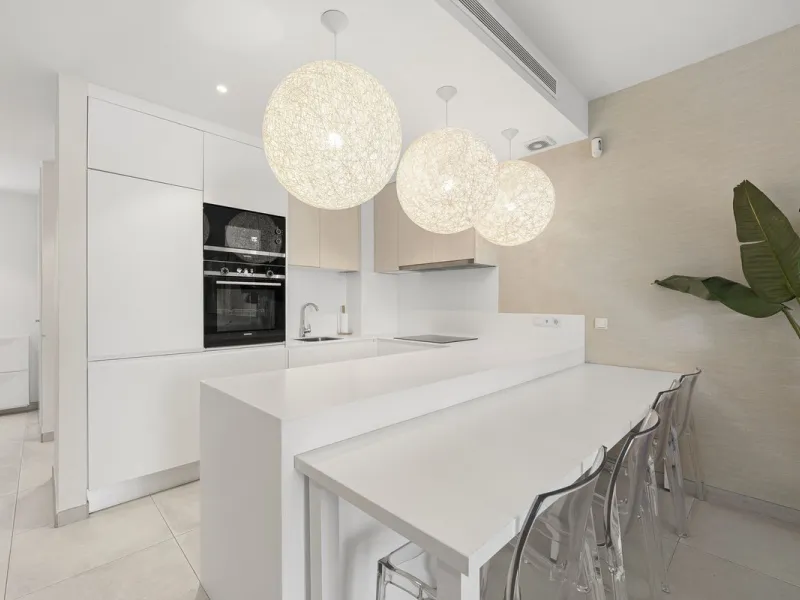 Apartment - Ground Floor Apartment в продаже в El Paraiso, Málaga. В доме 2 спален и 2 ванных комнат. Площадь дома 113 м². Площадь участка 90 м²