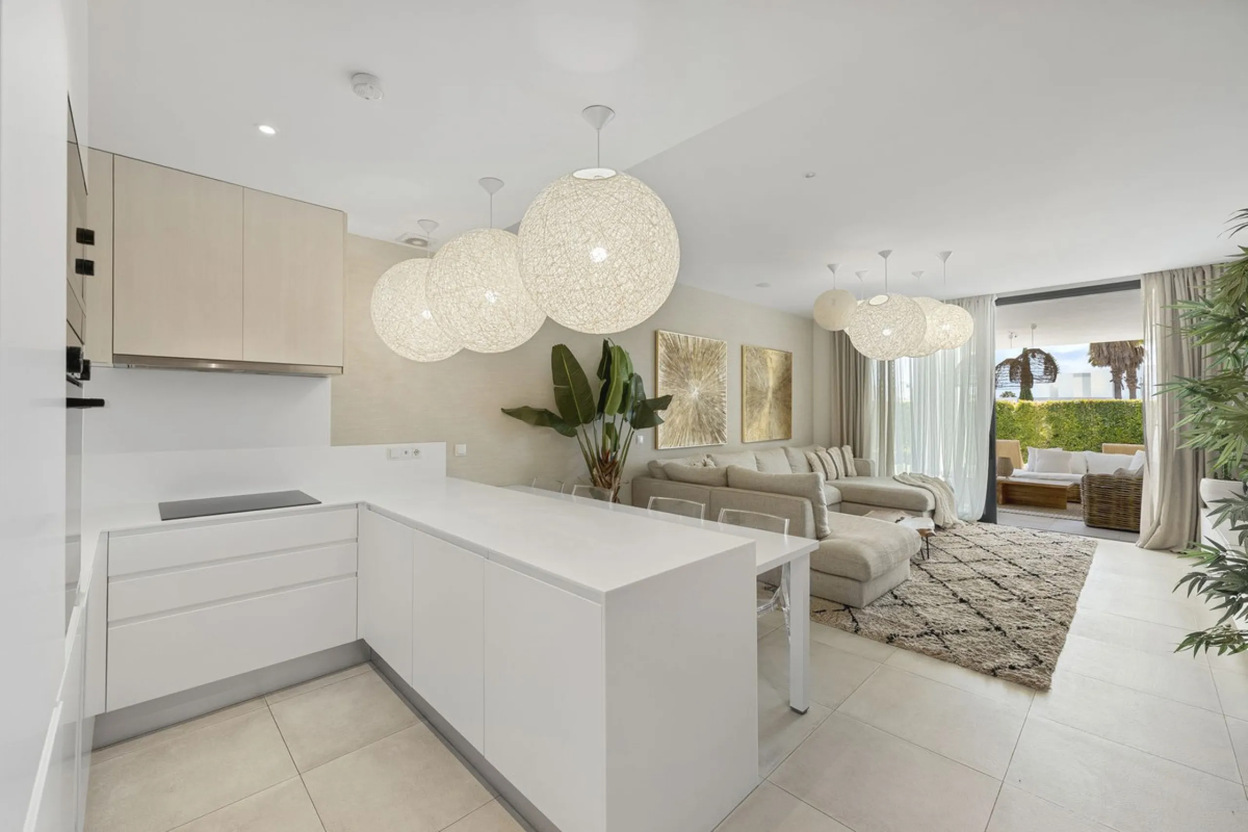 Apartment - Ground Floor Apartment в продаже в El Paraiso, Málaga. В доме 2 спален и 2 ванных комнат. Площадь дома 113 м². Площадь участка 90 м²