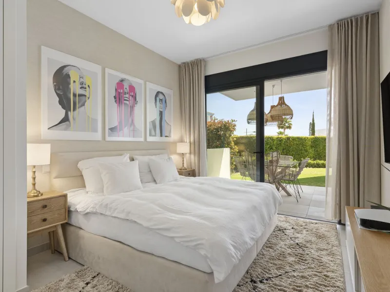 Apartment - Ground Floor Apartment в продаже в El Paraiso, Málaga. В доме 2 спален и 2 ванных комнат. Площадь дома 113 м². Площадь участка 90 м²