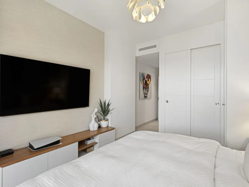 Apartment - Ground Floor Apartment в продаже в El Paraiso, Málaga. В доме 2 спален и 2 ванных комнат. Площадь дома 113 м². Площадь участка 90 м²