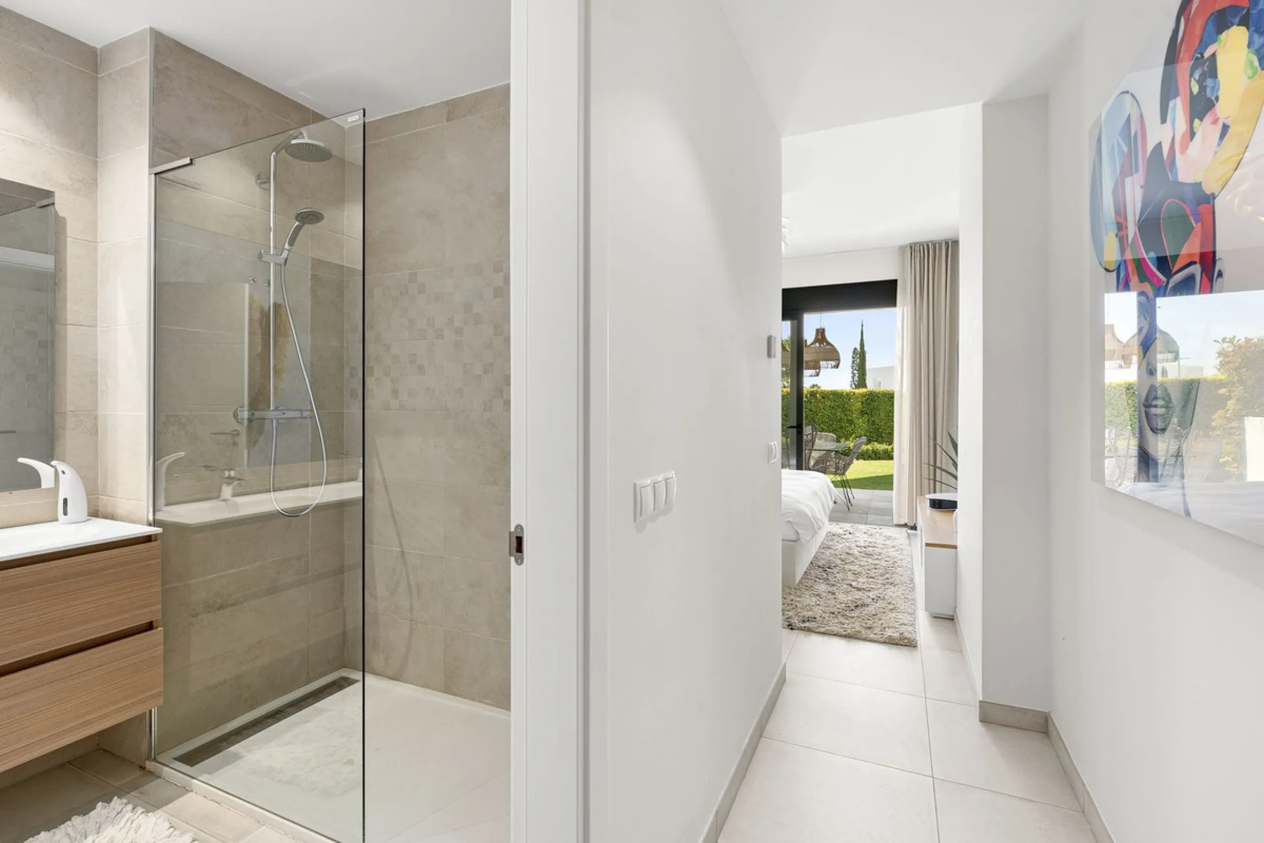 Apartment - Ground Floor Apartment в продаже в El Paraiso, Málaga. В доме 2 спален и 2 ванных комнат. Площадь дома 113 м². Площадь участка 90 м²