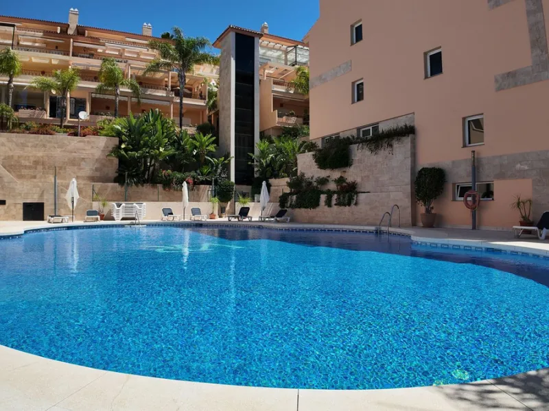 Traumwohnung in Nueva Andalucia: Privatsphäre, Komfort und Ruhe