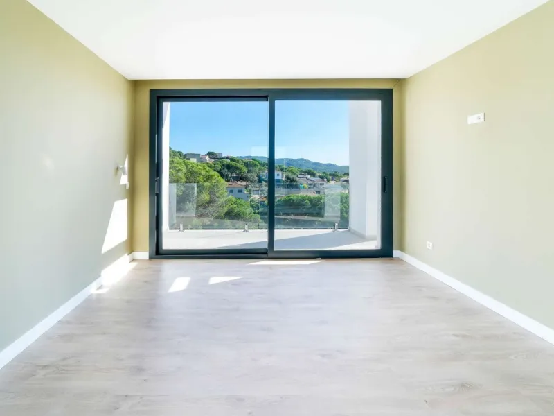 Modern and bright villa with sea views in Els Pinars, Lloret de Mar