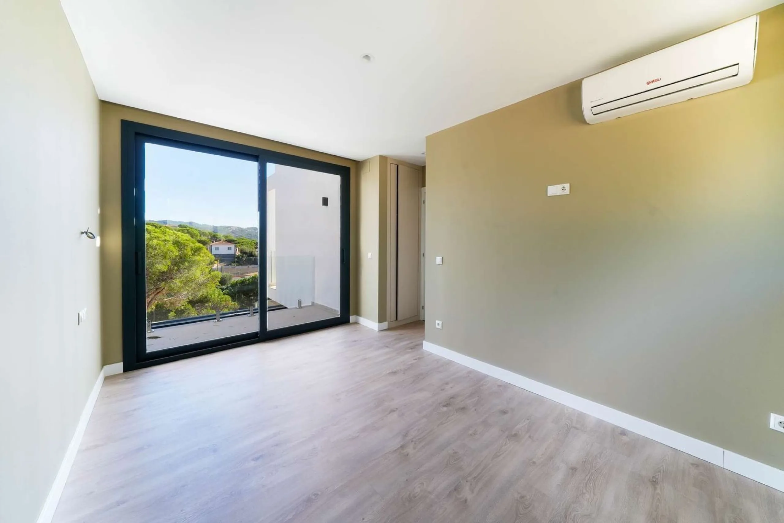 Modern and bright villa with sea views in Els Pinars, Lloret de Mar