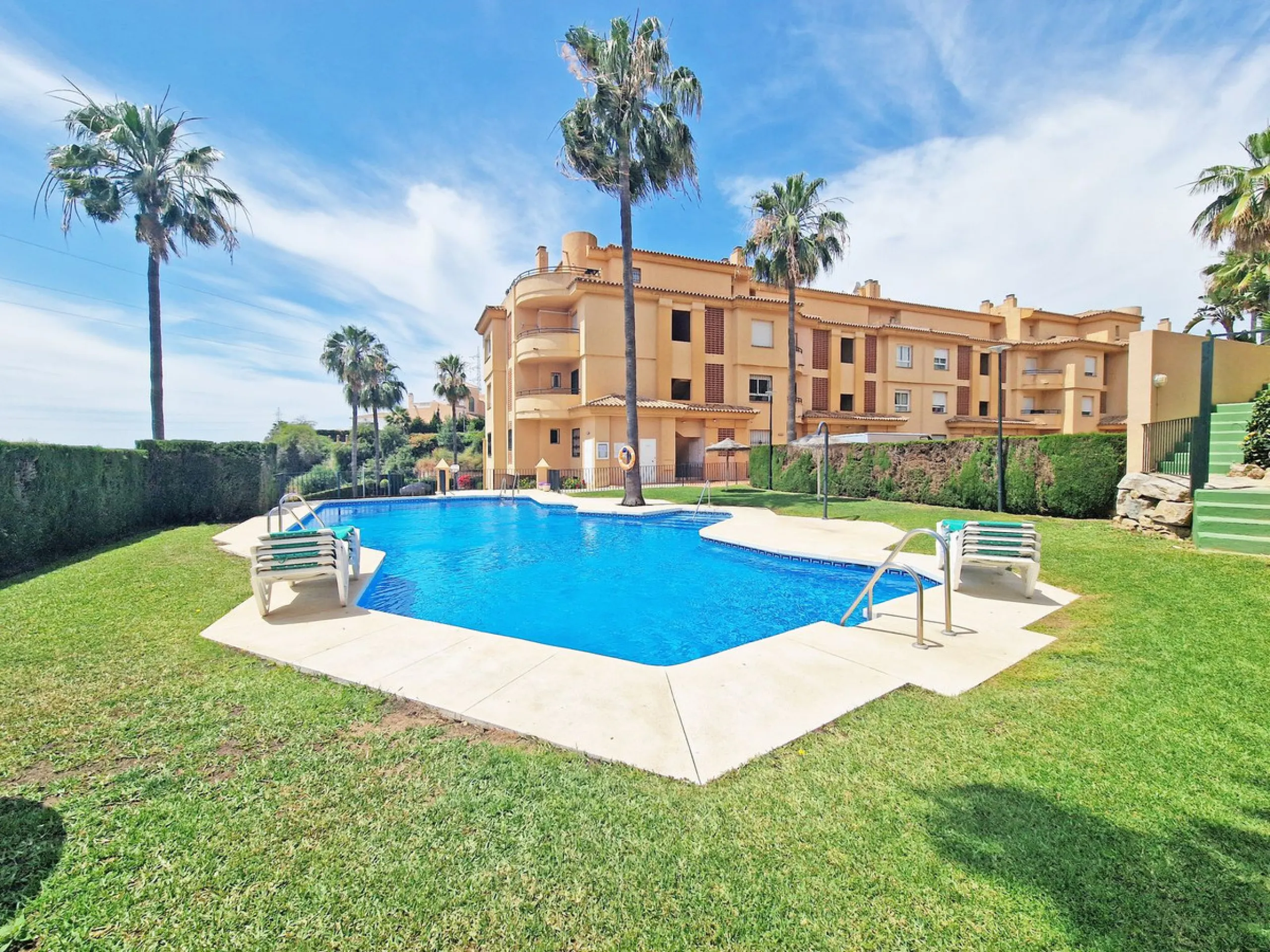 Stunning Penthouse Duplex with Open Golf & Sea Views – Riviera del Sol