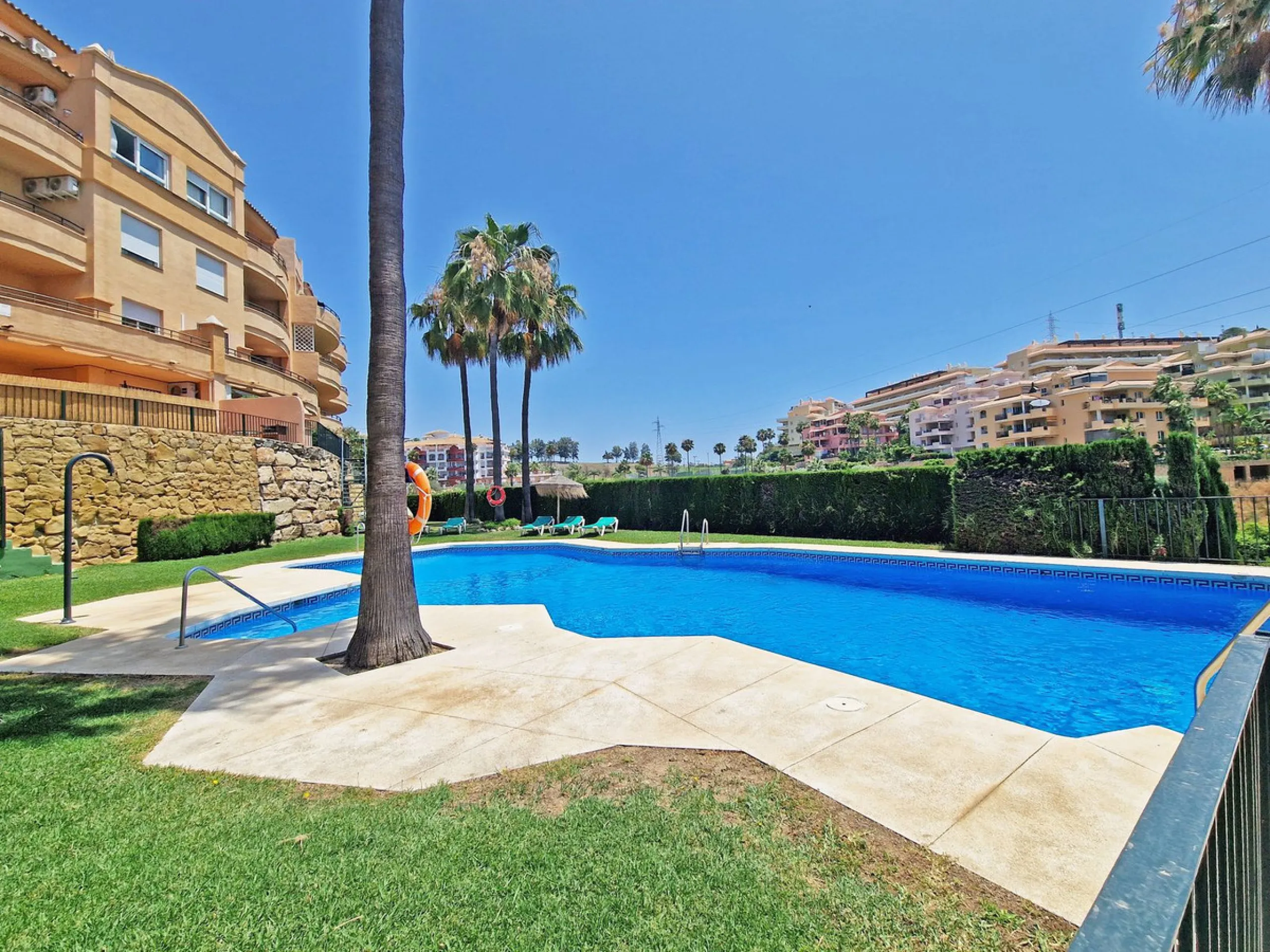 Stunning Penthouse Duplex with Open Golf & Sea Views – Riviera del Sol