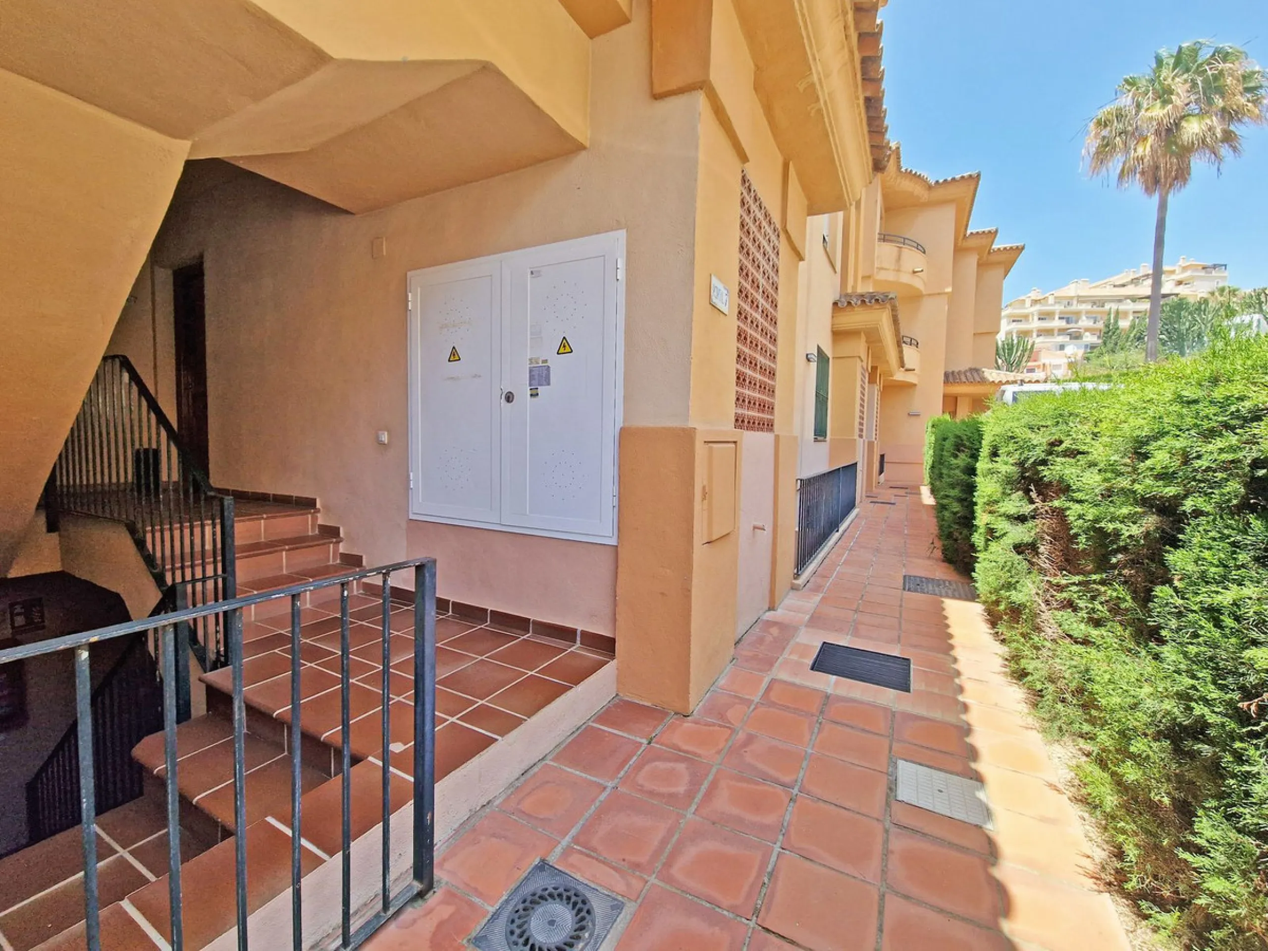 Stunning Penthouse Duplex with Open Golf & Sea Views – Riviera del Sol