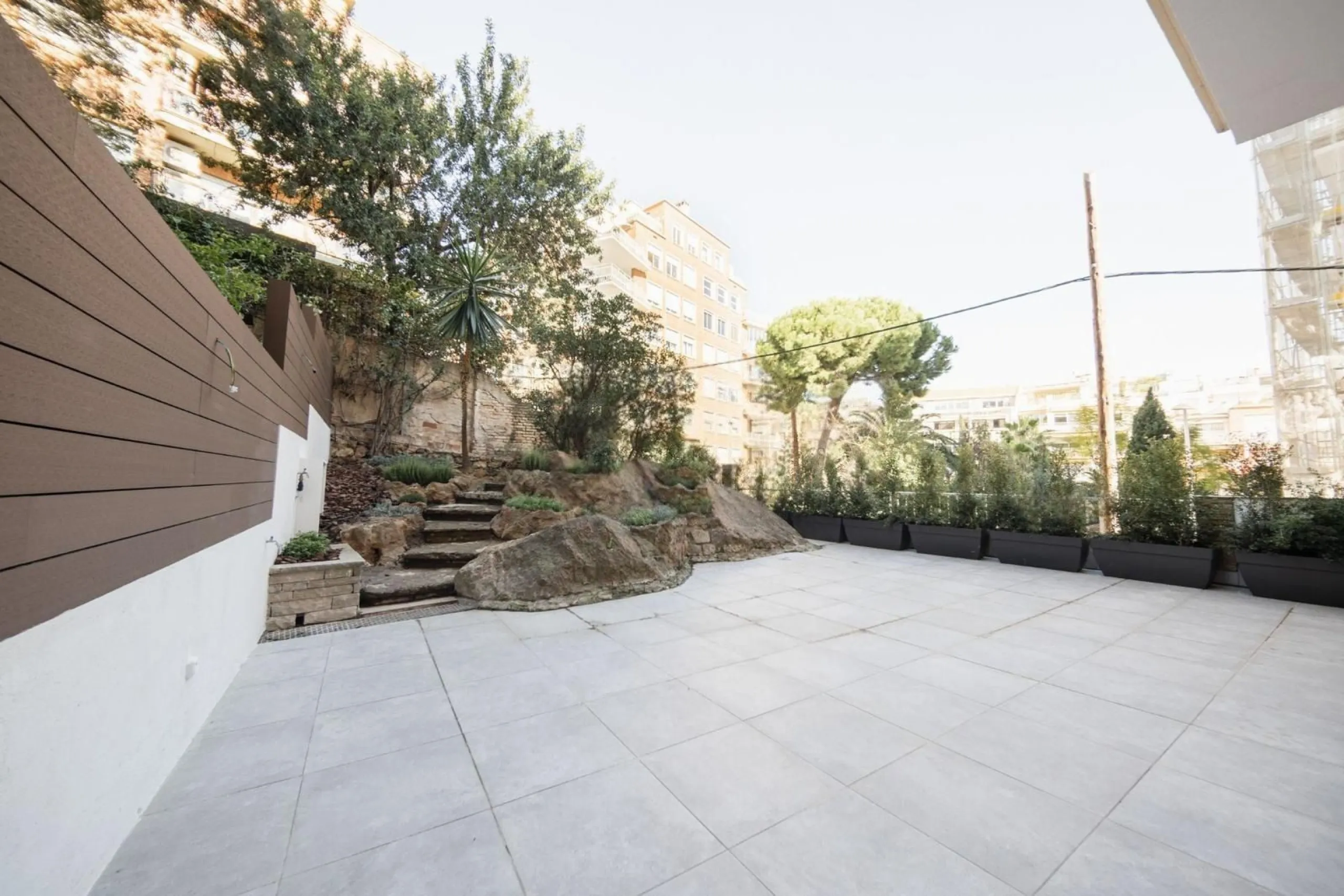 Exclusive renovated apartment with private garden in Barcelona