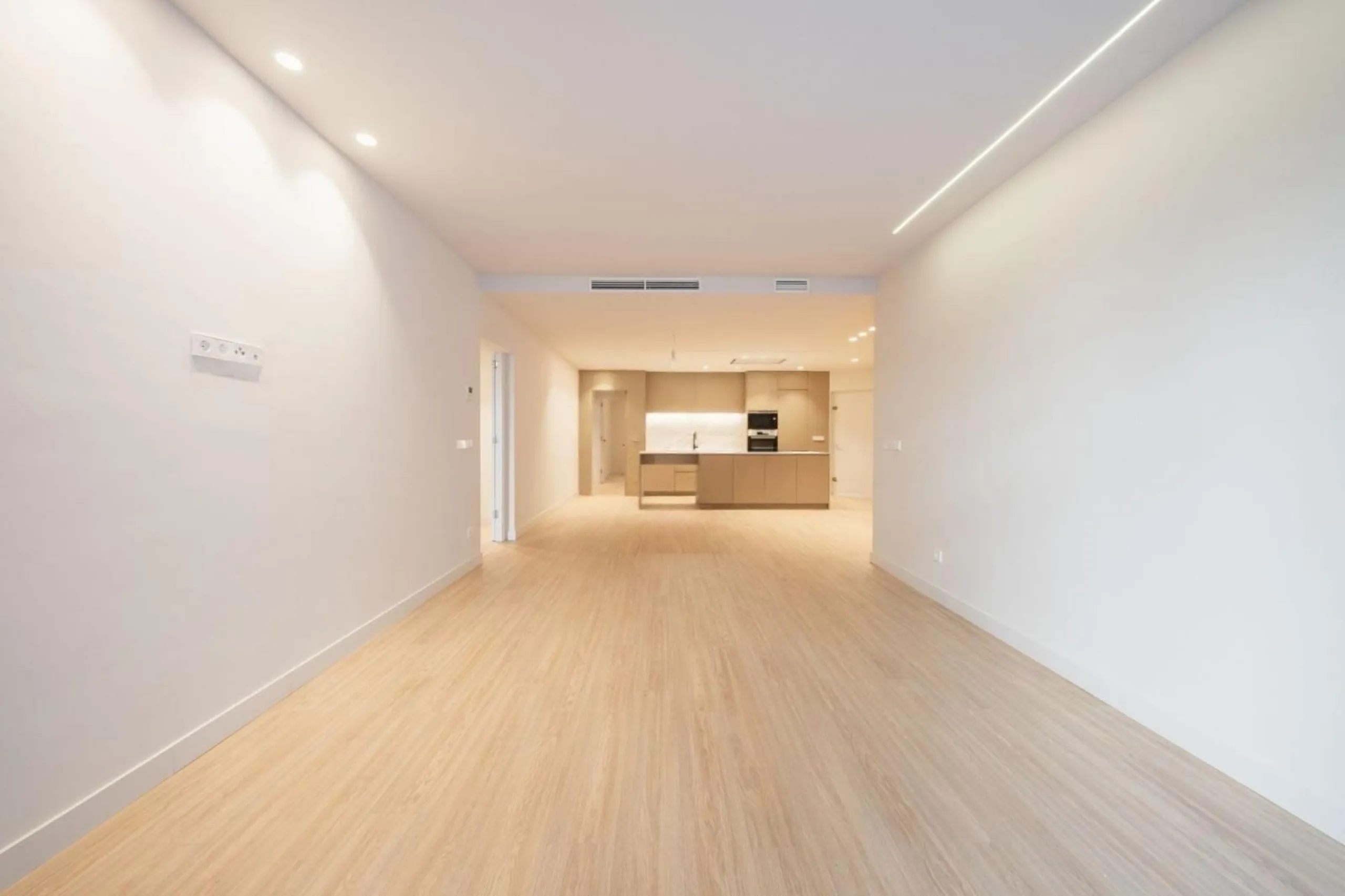 Exclusive renovated apartment with private garden in Barcelona