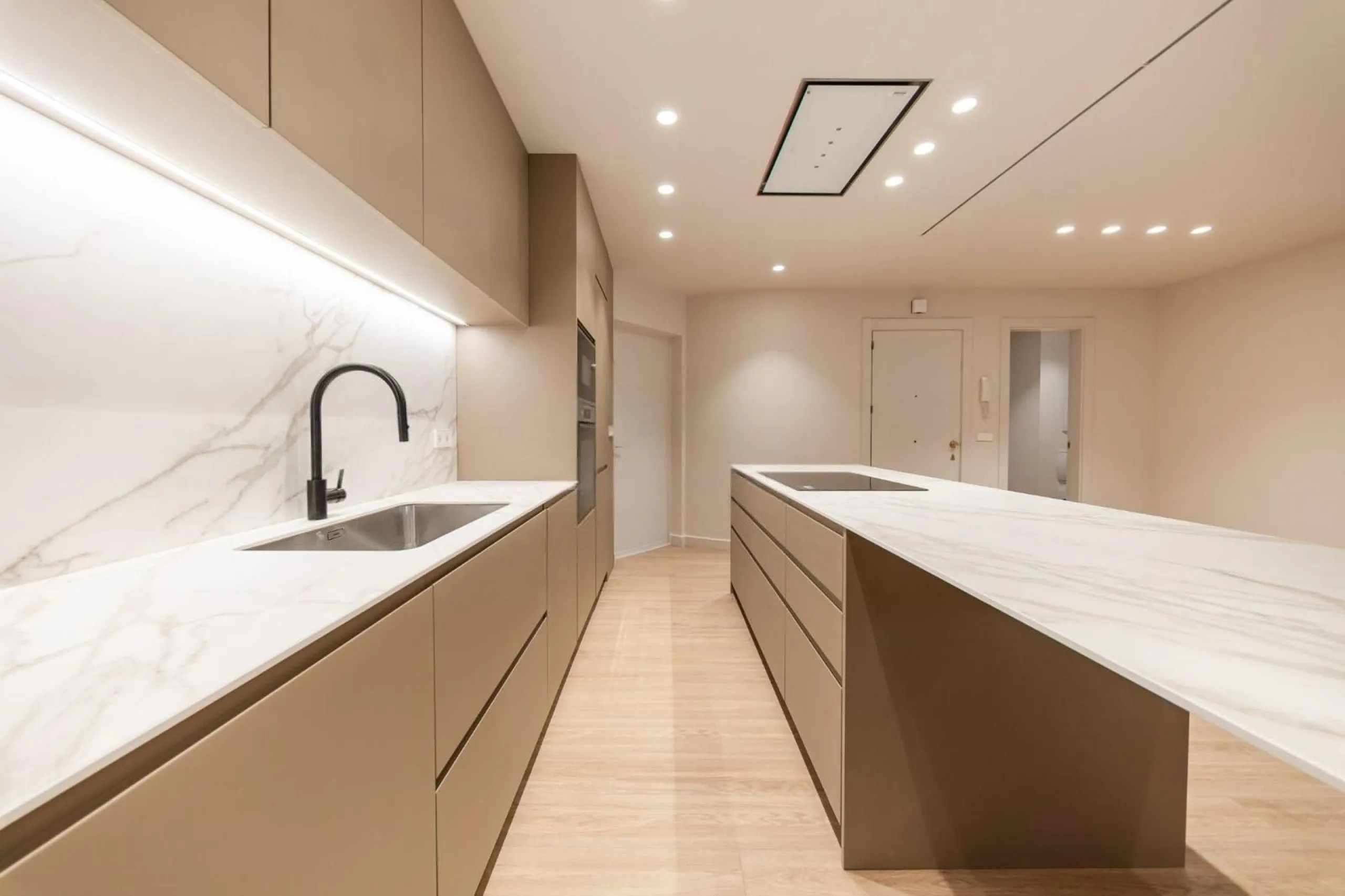 Exclusive renovated apartment with private garden in Barcelona
