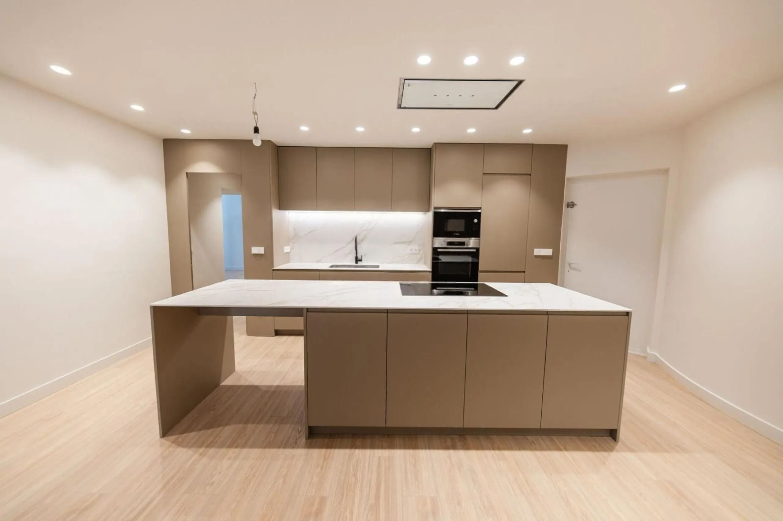 Exclusive renovated apartment with private garden in Barcelona
