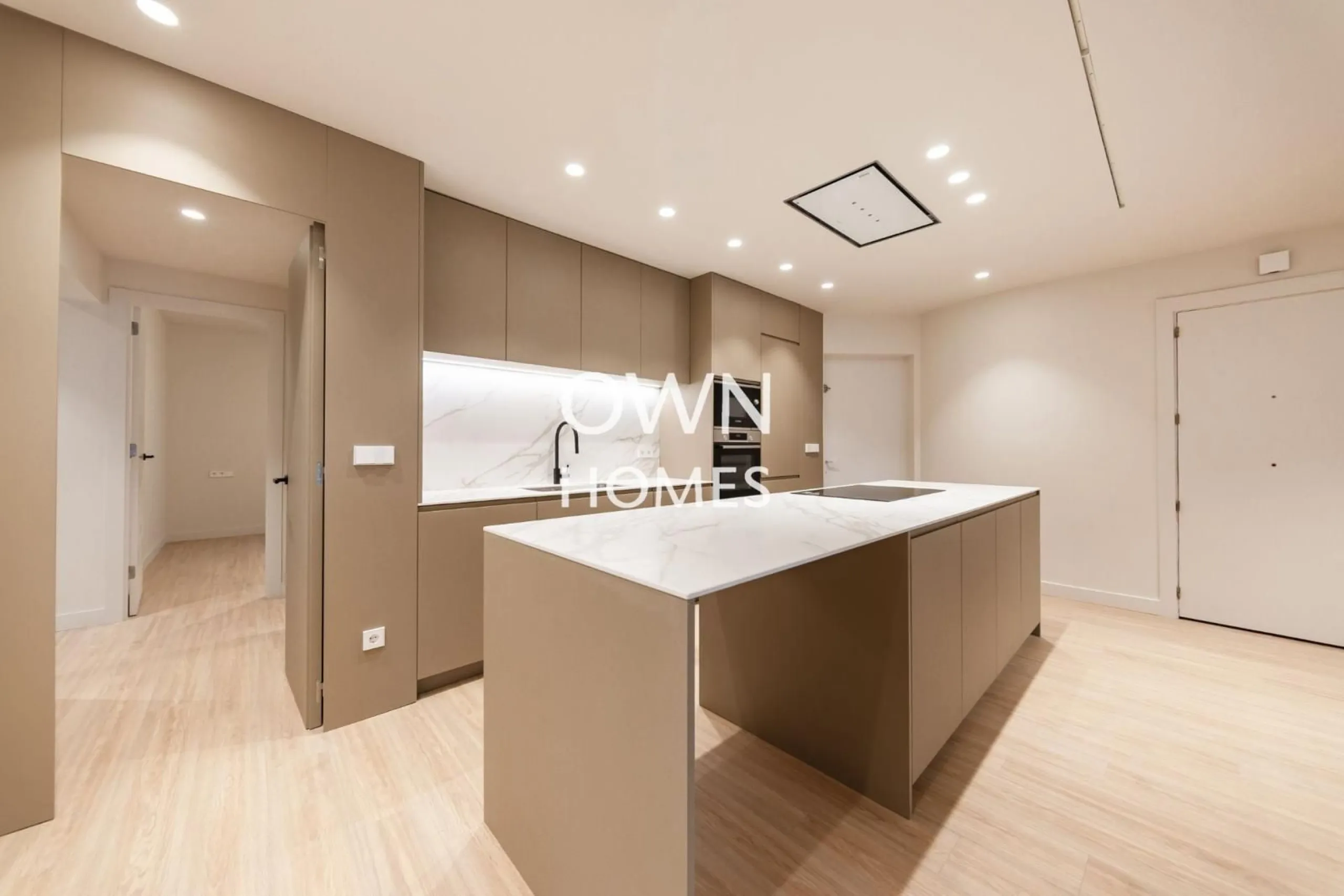 Exclusive renovated apartment with private garden in Barcelona