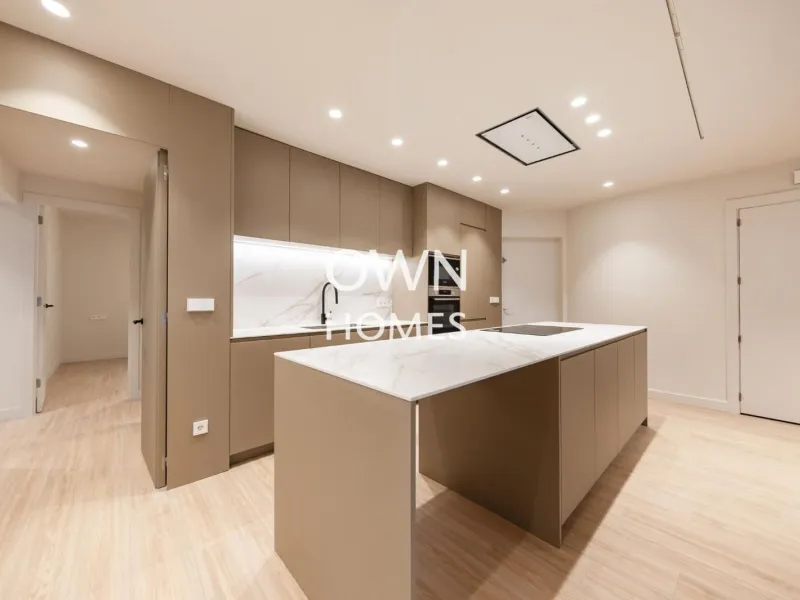 Exclusive renovated apartment with private garden in Barcelona