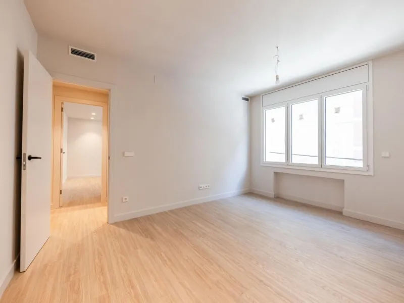 Exclusive renovated apartment with private garden in Barcelona