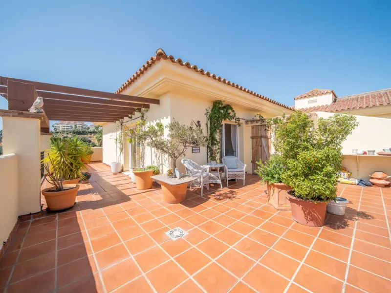 Apartment - Penthouse в продаже в Mijas, Málaga. В доме 3 спален и 2 ванных комнат. Площадь дома 118 м²