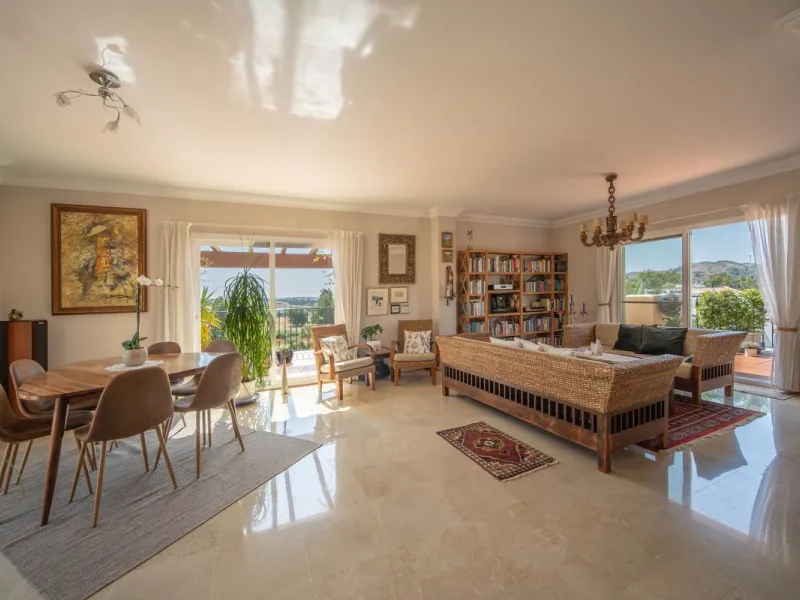 Apartment - Penthouse в продаже в Mijas, Málaga. В доме 3 спален и 2 ванных комнат. Площадь дома 118 м²
