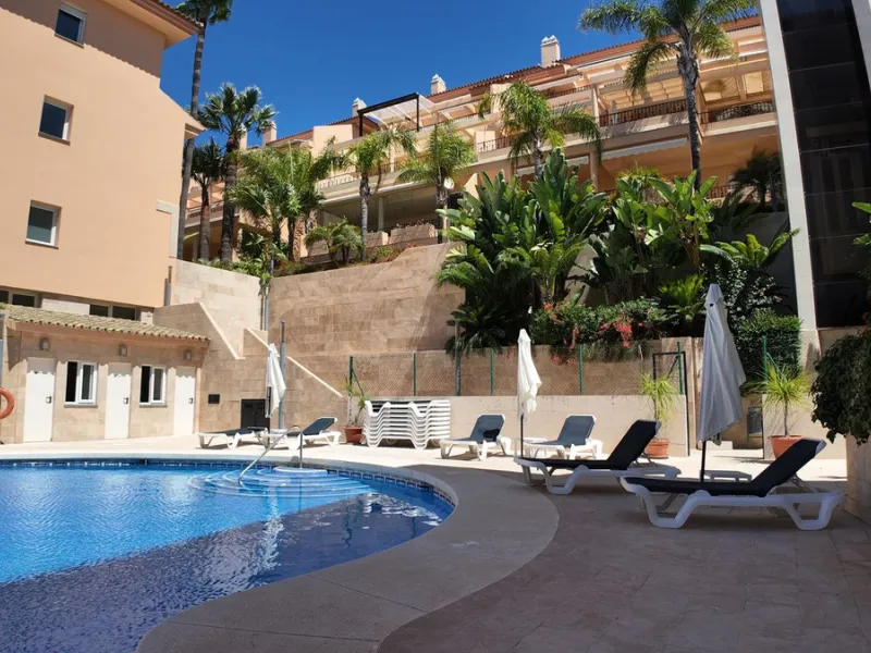 Traumwohnung in Nueva Andalucia: Privatsphäre, Komfort und Ruhe