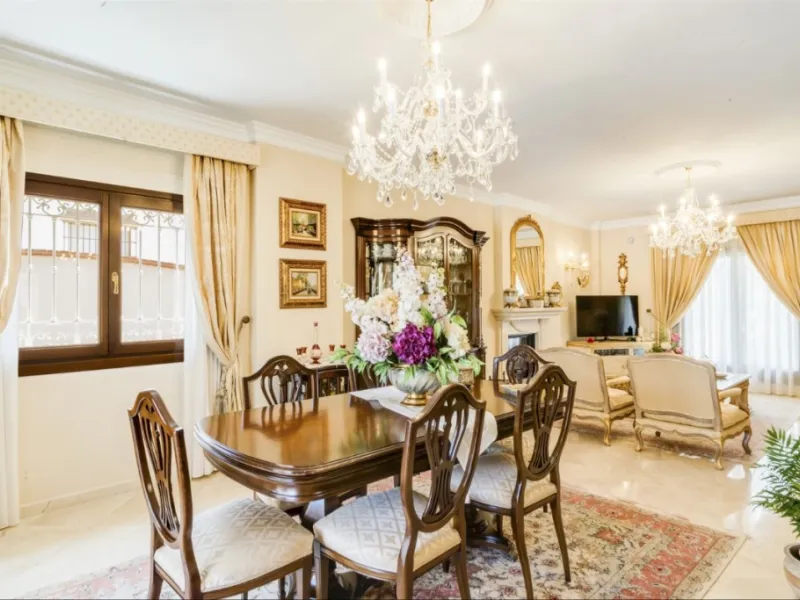 House - Detached Villa в продаже в Alhaurín el Grande, Málaga. В доме 6 спален и 4 ванных комнат. Площадь дома 391 м². Площадь участка 751 м²