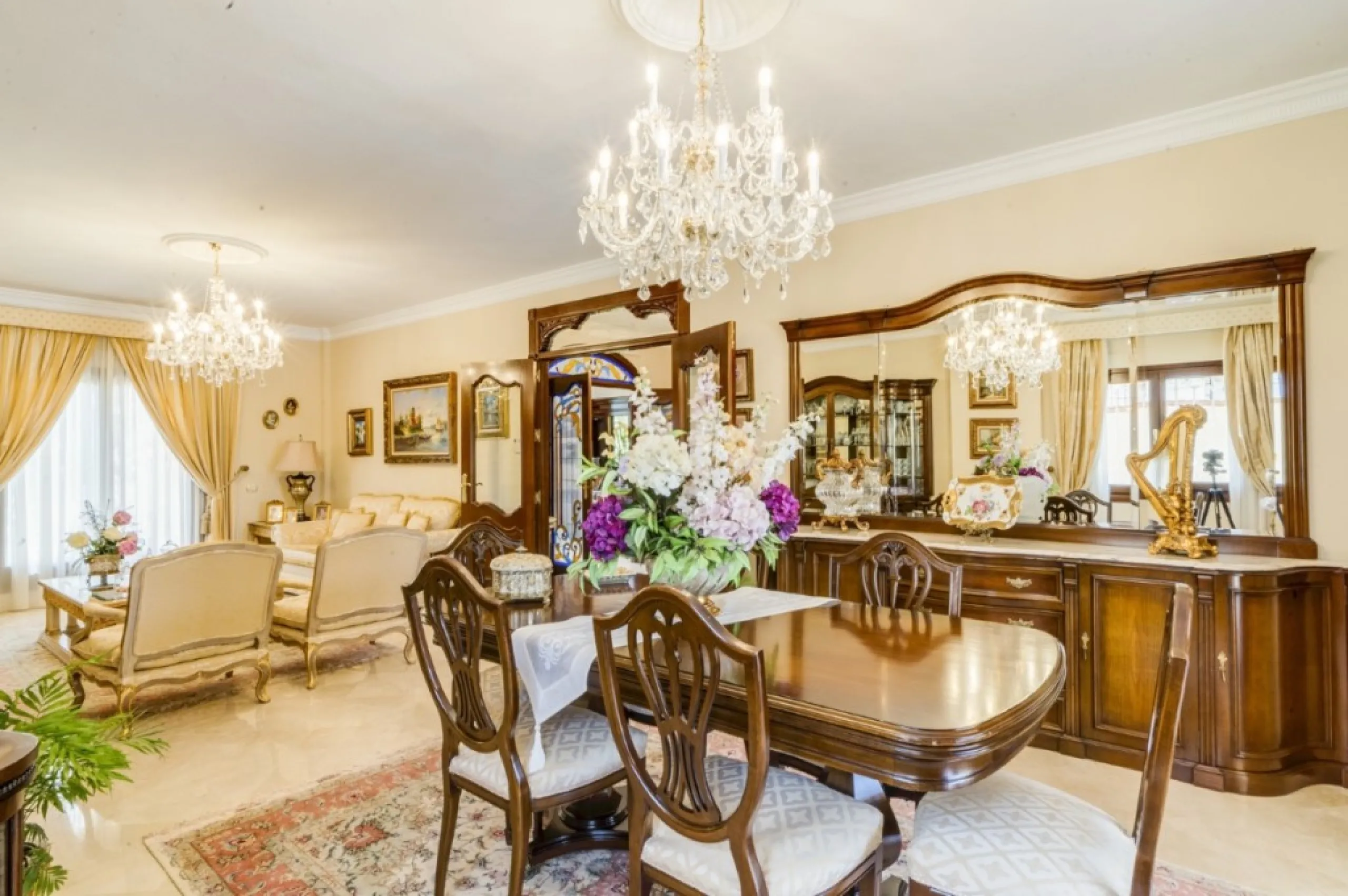 House - Detached Villa в продаже в Alhaurín el Grande, Málaga. В доме 6 спален и 4 ванных комнат. Площадь дома 391 м². Площадь участка 751 м²