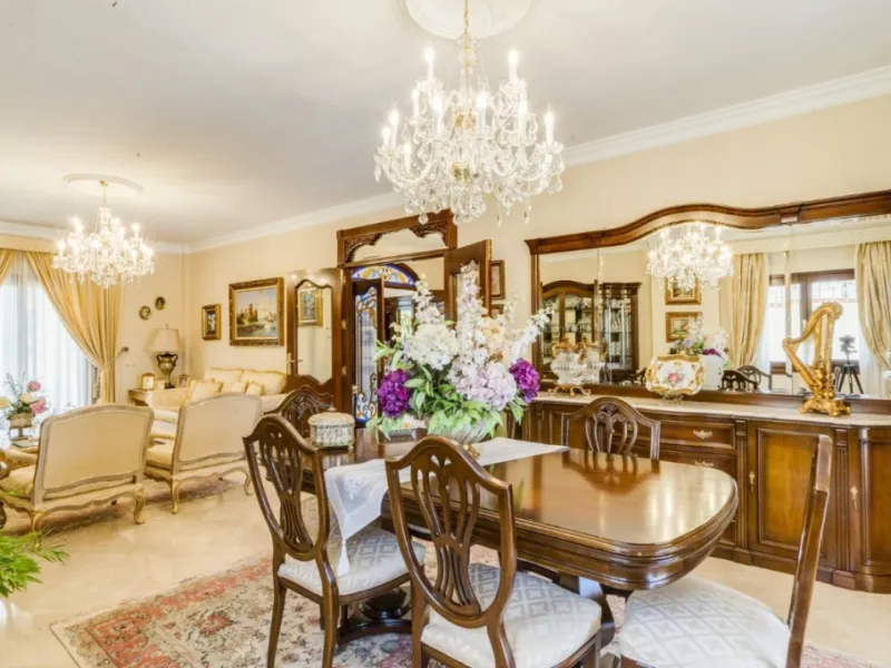 House - Detached Villa в продаже в Alhaurín el Grande, Málaga. В доме 6 спален и 4 ванных комнат. Площадь дома 391 м². Площадь участка 751 м²