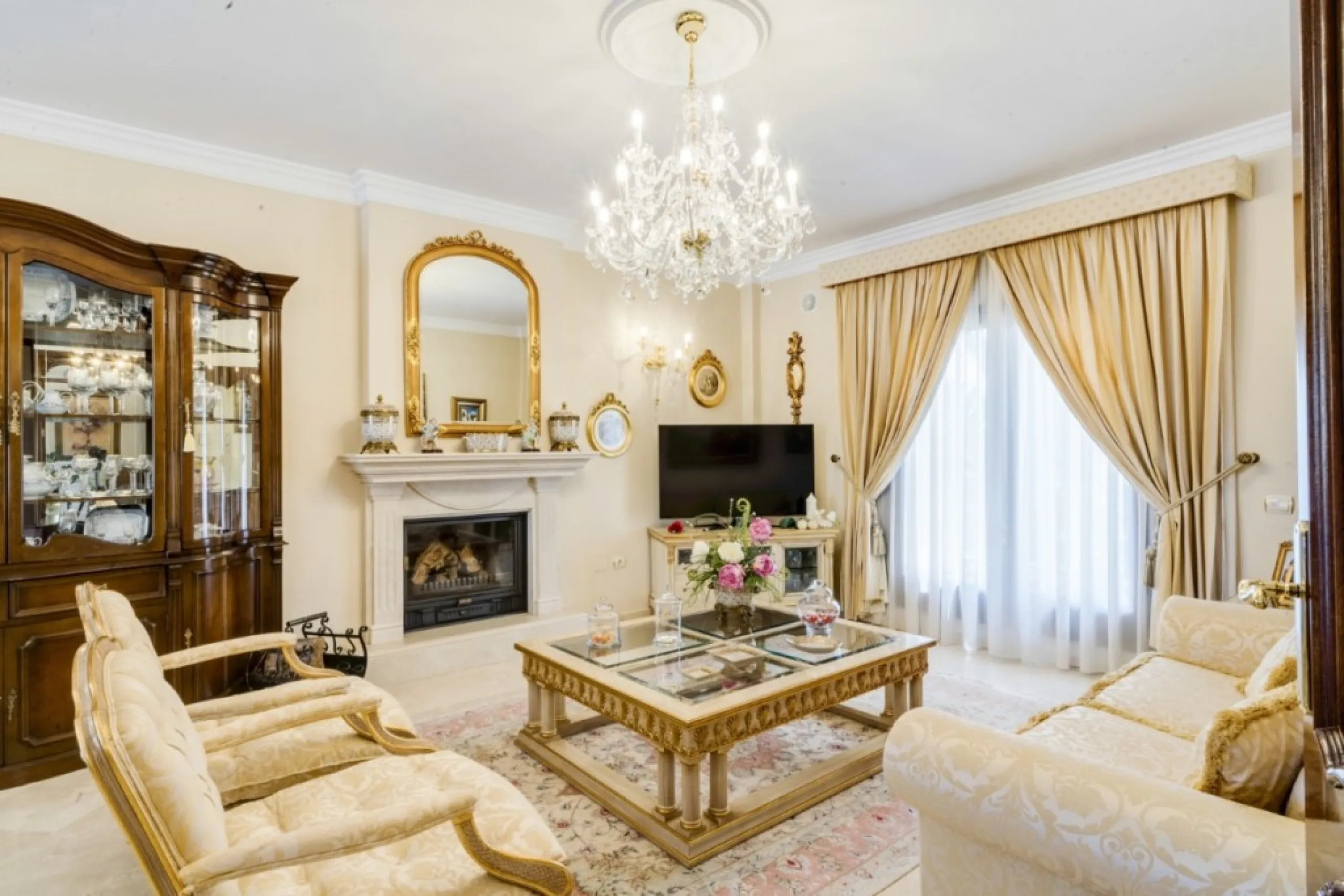 House - Detached Villa в продаже в Alhaurín el Grande, Málaga. В доме 6 спален и 4 ванных комнат. Площадь дома 391 м². Площадь участка 751 м²
