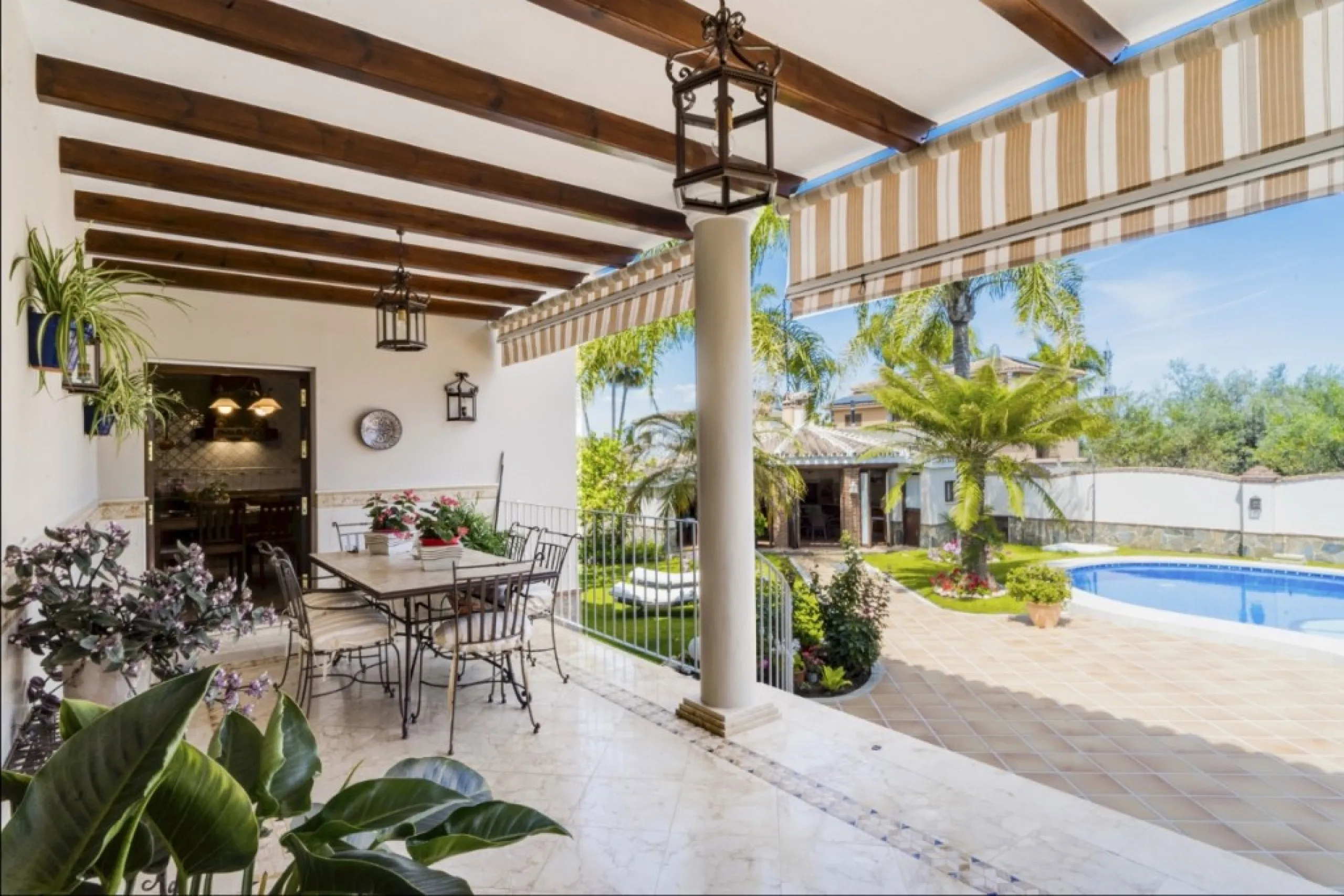 House - Detached Villa в продаже в Alhaurín el Grande, Málaga. В доме 6 спален и 4 ванных комнат. Площадь дома 391 м². Площадь участка 751 м²