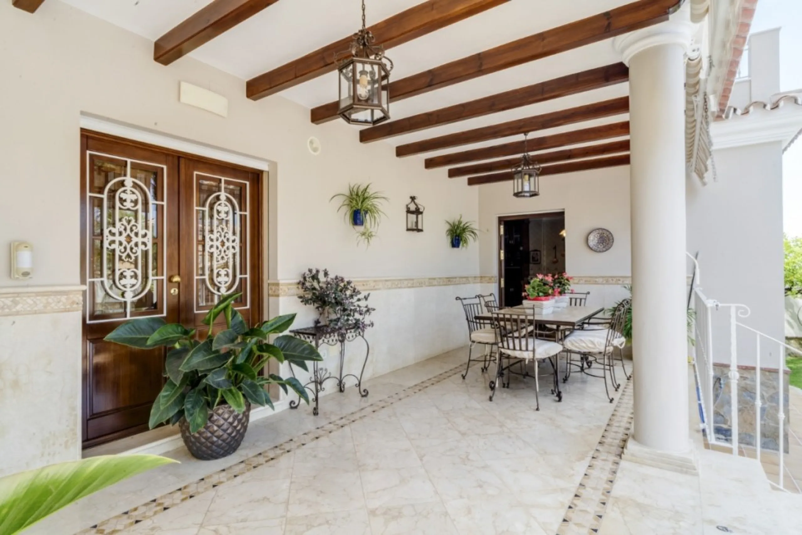 House - Detached Villa в продаже в Alhaurín el Grande, Málaga. В доме 6 спален и 4 ванных комнат. Площадь дома 391 м². Площадь участка 751 м²