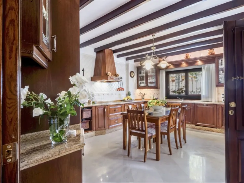 House - Detached Villa в продаже в Alhaurín el Grande, Málaga. В доме 6 спален и 4 ванных комнат. Площадь дома 391 м². Площадь участка 751 м²