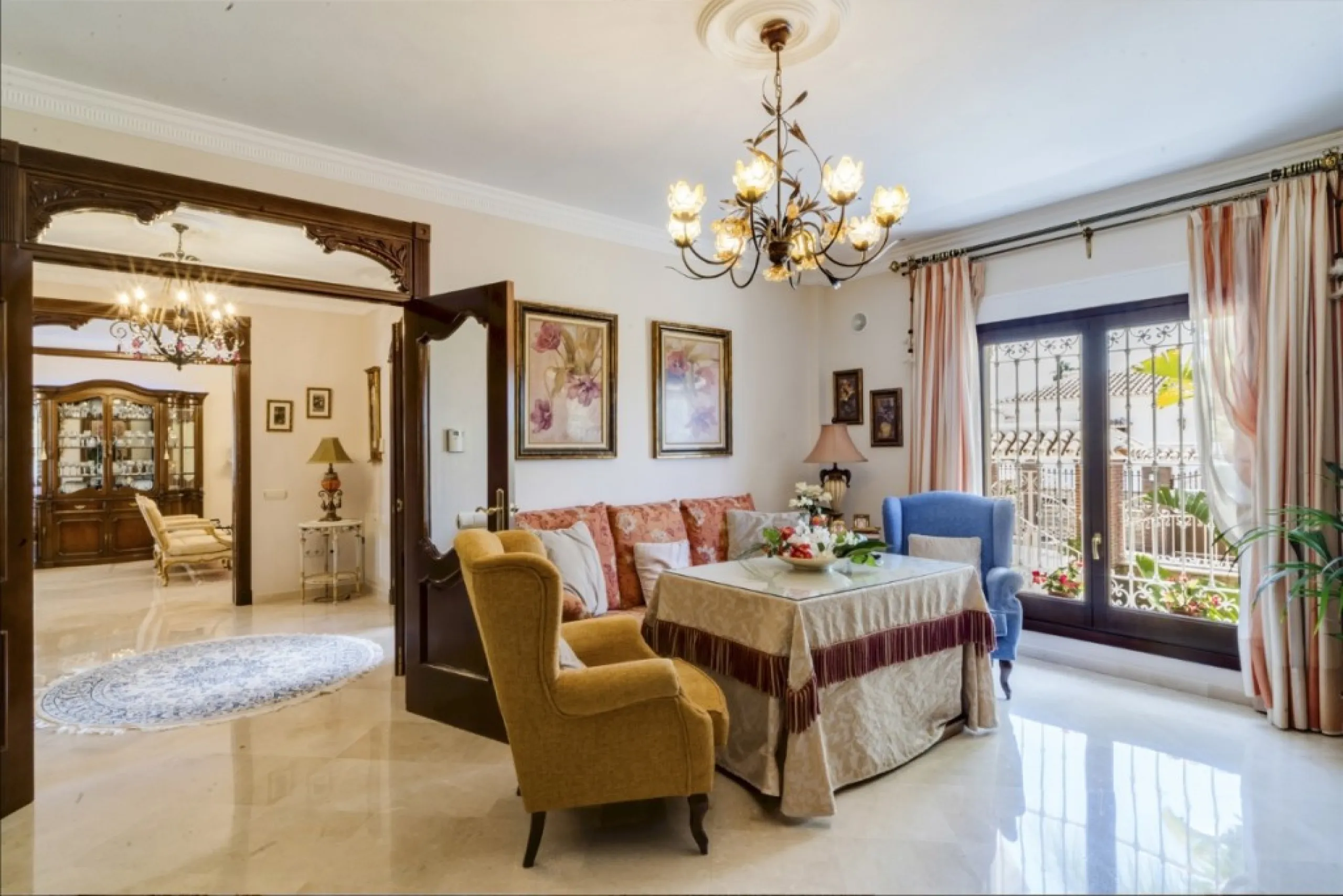 House - Detached Villa в продаже в Alhaurín el Grande, Málaga. В доме 6 спален и 4 ванных комнат. Площадь дома 391 м². Площадь участка 751 м²