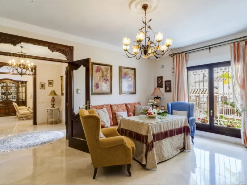 House - Detached Villa в продаже в Alhaurín el Grande, Málaga. В доме 6 спален и 4 ванных комнат. Площадь дома 391 м². Площадь участка 751 м²
