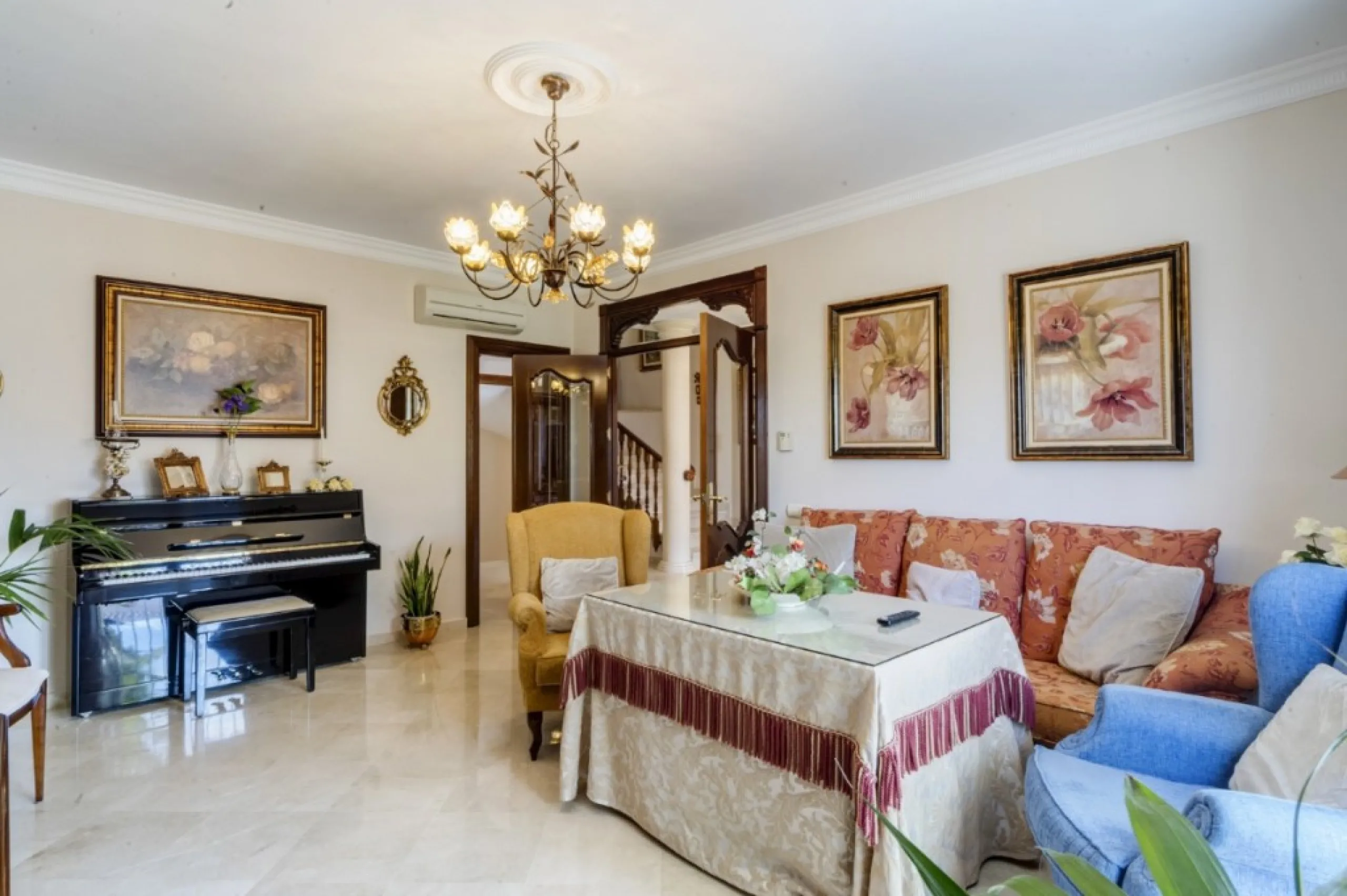 House - Detached Villa в продаже в Alhaurín el Grande, Málaga. В доме 6 спален и 4 ванных комнат. Площадь дома 391 м². Площадь участка 751 м²
