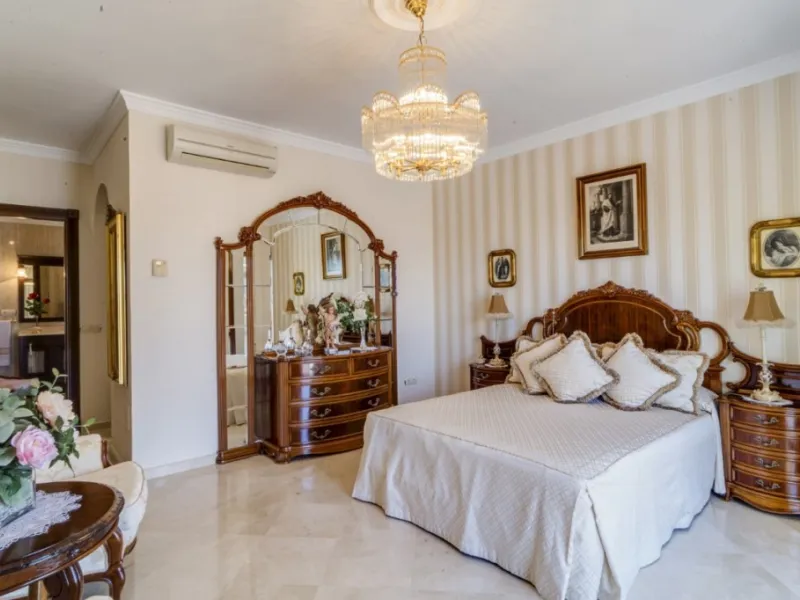 House - Detached Villa в продаже в Alhaurín el Grande, Málaga. В доме 6 спален и 4 ванных комнат. Площадь дома 391 м². Площадь участка 751 м²