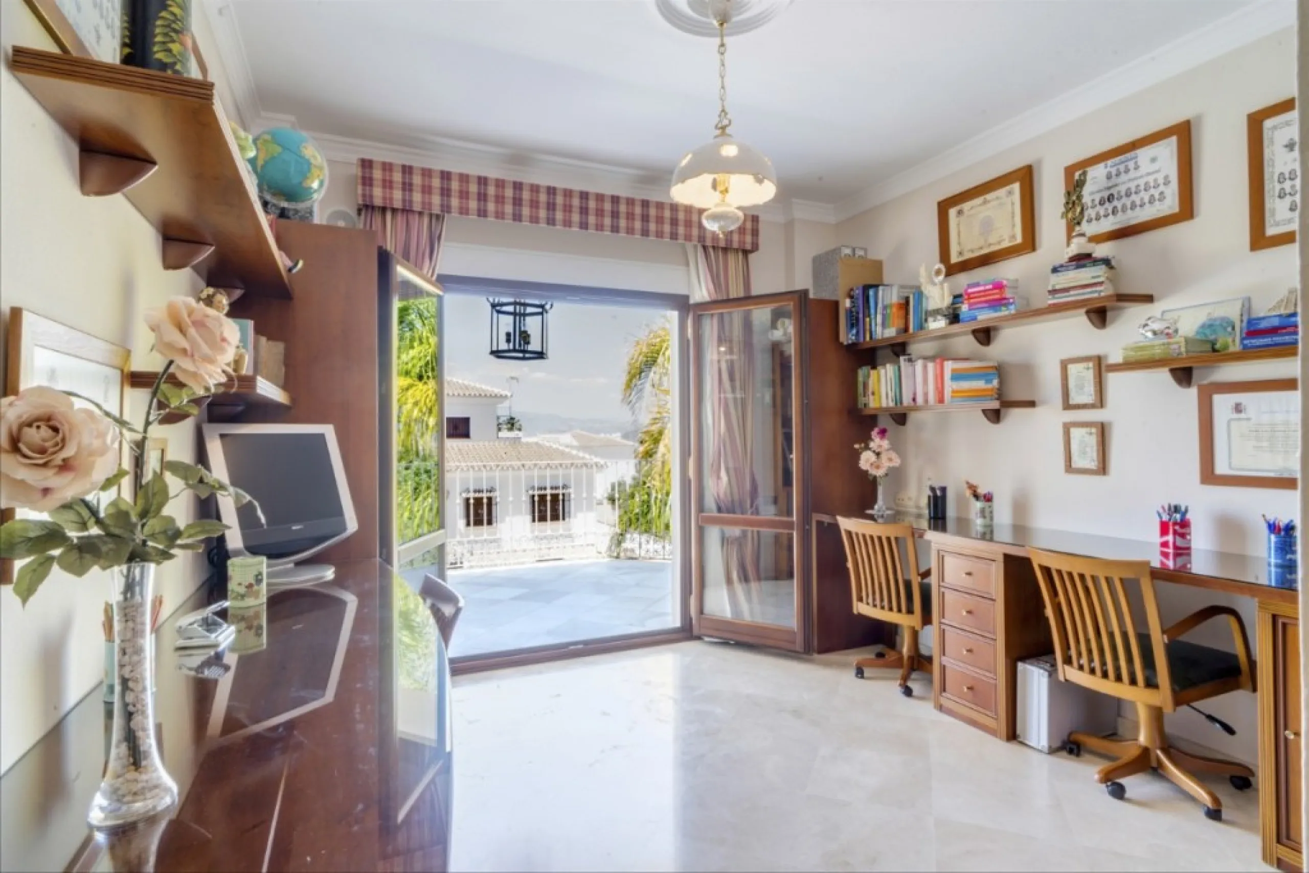 House - Detached Villa в продаже в Alhaurín el Grande, Málaga. В доме 6 спален и 4 ванных комнат. Площадь дома 391 м². Площадь участка 751 м²