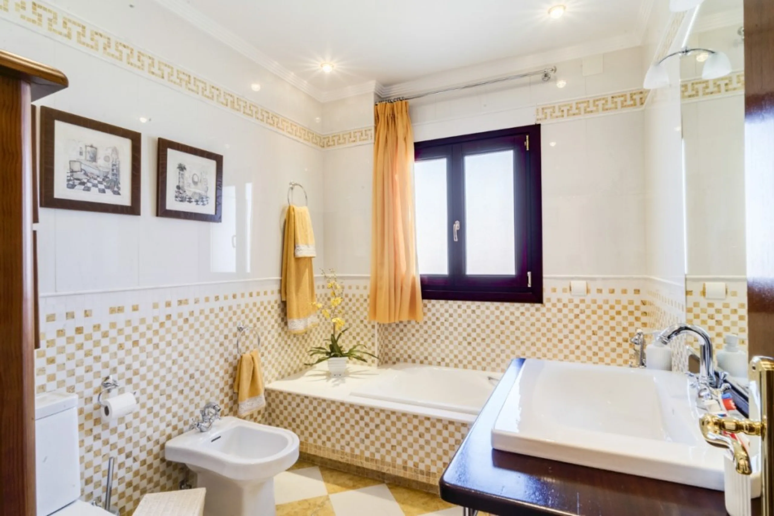 House - Detached Villa в продаже в Alhaurín el Grande, Málaga. В доме 6 спален и 4 ванных комнат. Площадь дома 391 м². Площадь участка 751 м²