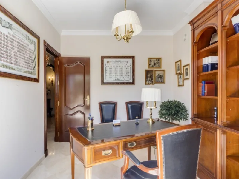 House - Detached Villa в продаже в Alhaurín el Grande, Málaga. В доме 6 спален и 4 ванных комнат. Площадь дома 391 м². Площадь участка 751 м²