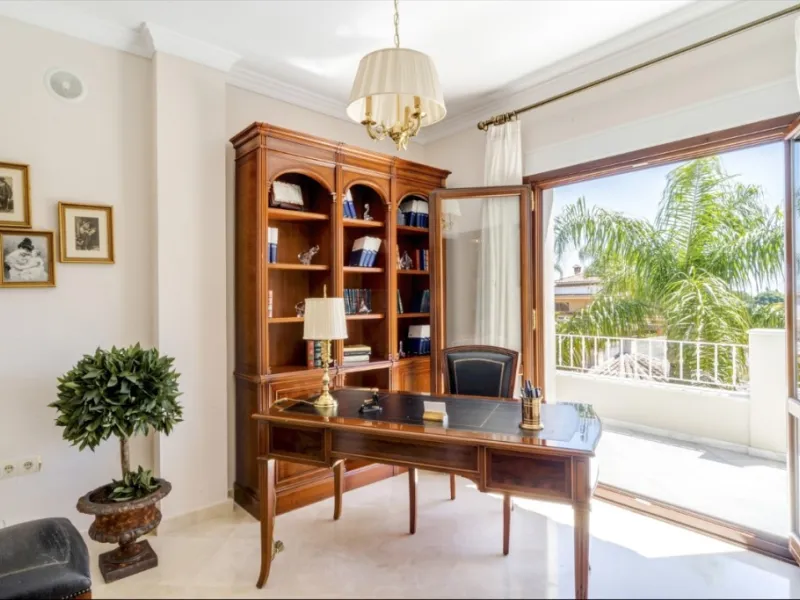 House - Detached Villa в продаже в Alhaurín el Grande, Málaga. В доме 6 спален и 4 ванных комнат. Площадь дома 391 м². Площадь участка 751 м²