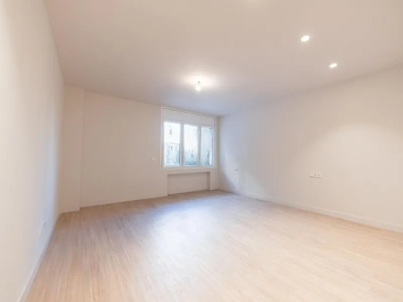 Exclusive renovated apartment with private garden in Barcelona