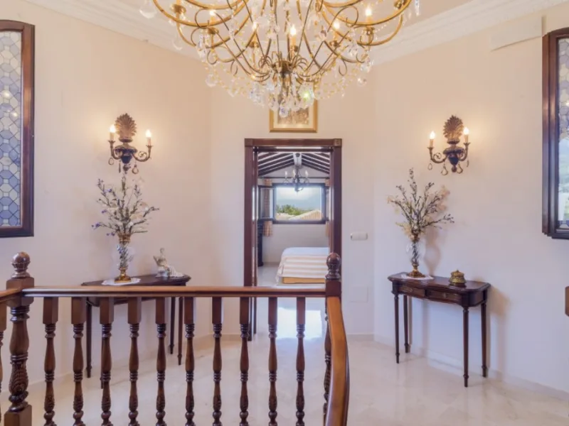 House - Detached Villa в продаже в Alhaurín el Grande, Málaga. В доме 6 спален и 4 ванных комнат. Площадь дома 391 м². Площадь участка 751 м²