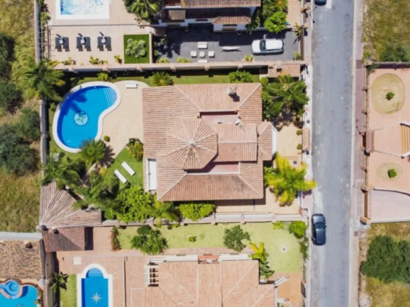 House - Detached Villa в продаже в Alhaurín el Grande, Málaga. В доме 6 спален и 4 ванных комнат. Площадь дома 391 м². Площадь участка 751 м²