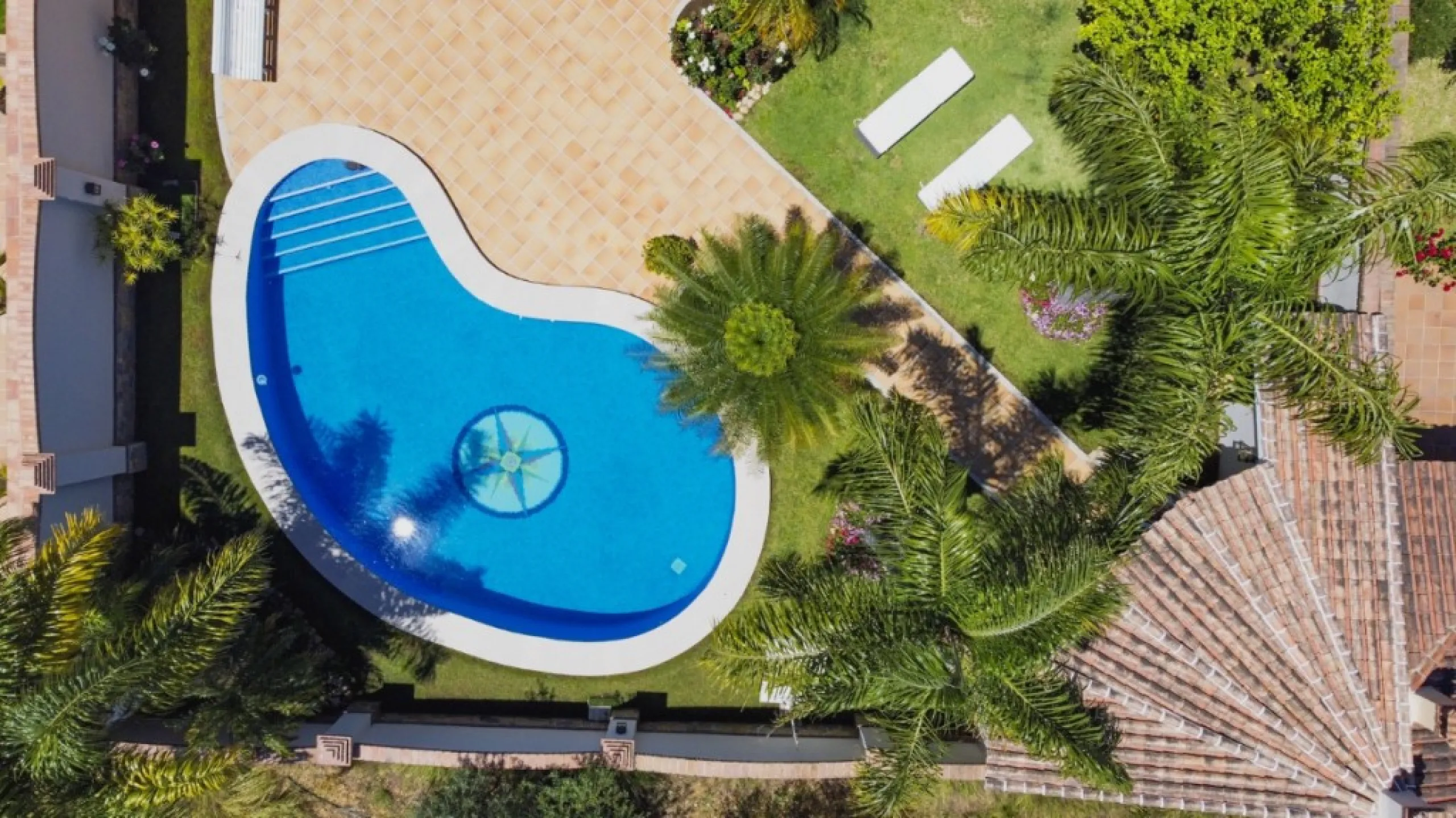 House - Detached Villa в продаже в Alhaurín el Grande, Málaga. В доме 6 спален и 4 ванных комнат. Площадь дома 391 м². Площадь участка 751 м²